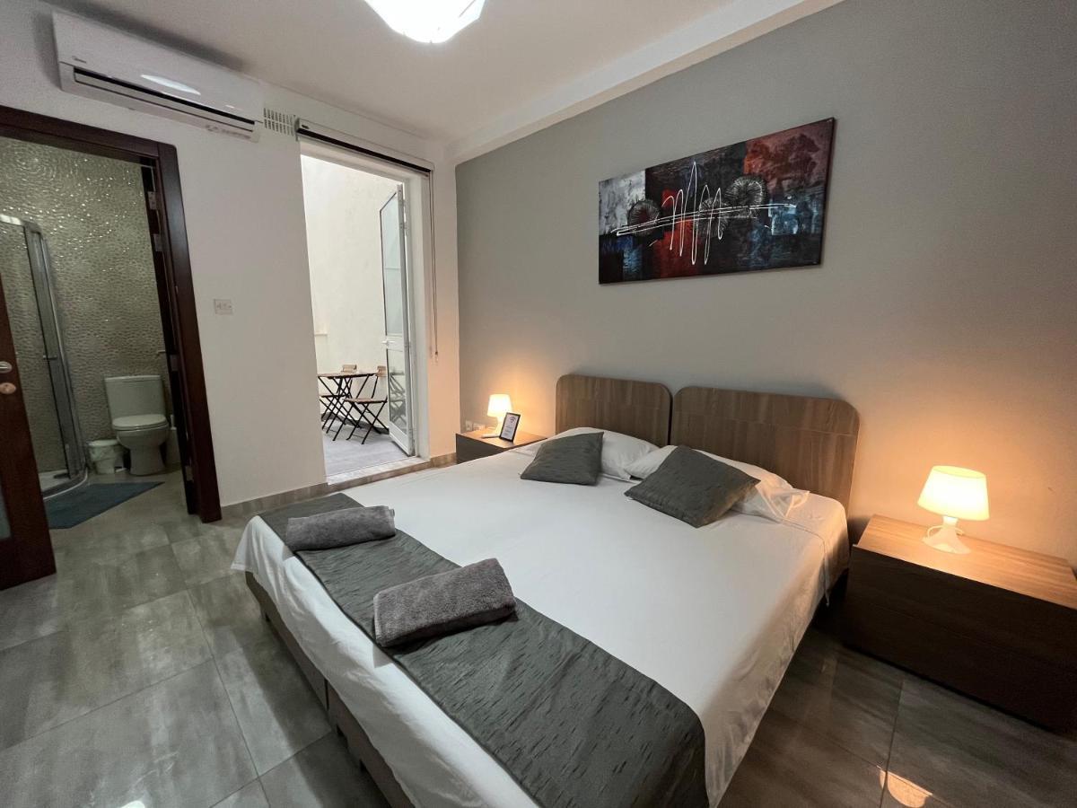 F7 Room 1, Private Double Room With Private Bathroom In Shared Flat Msida Exterior photo